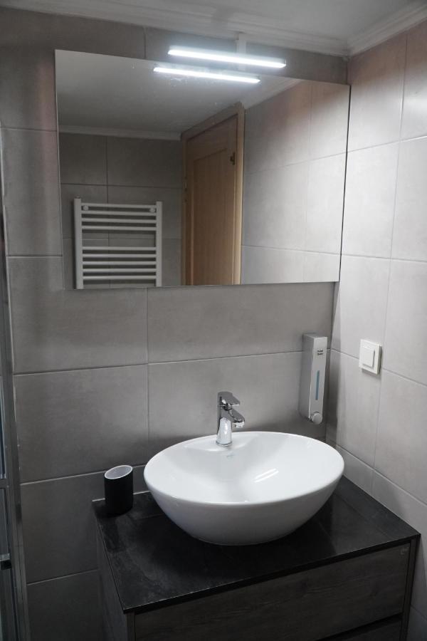 Modern Apartment In Οld Τown Thessalonique Extérieur photo